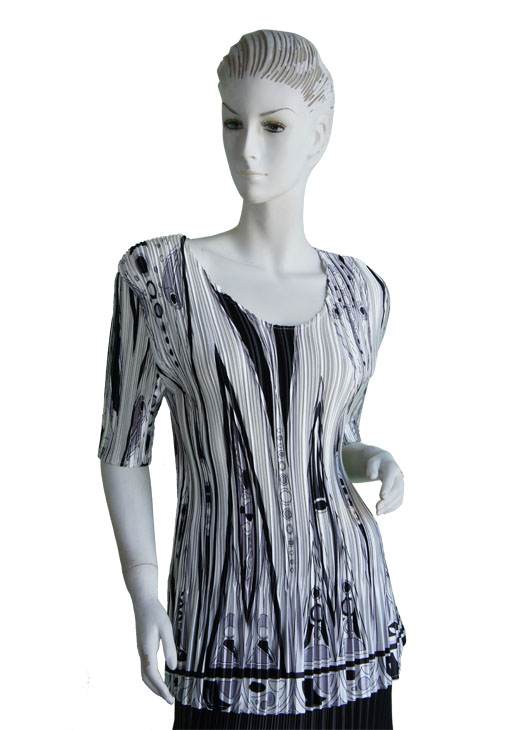 MAGIC Mini Pleat Short Sleeves V-neck