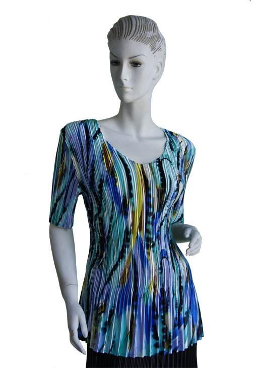 MAGIC Mini Pleat Short Sleeves V-neck