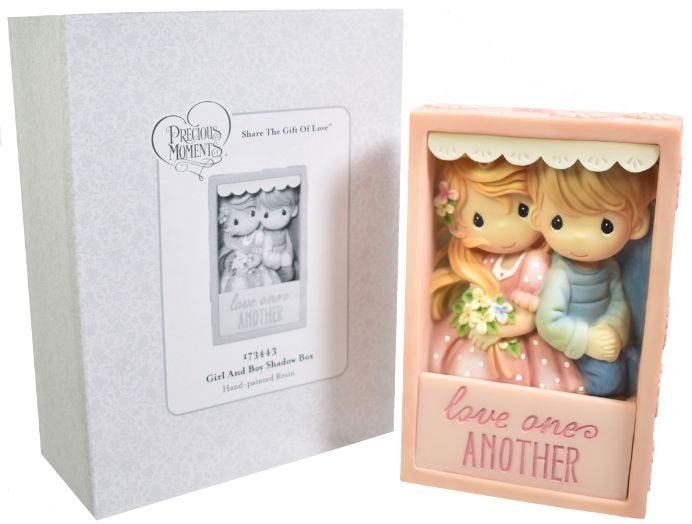 Precious Moments - Love One Another Shadow Box Figure
