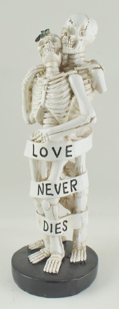 ''Love Never Dies'' Skeleton Couple Figure