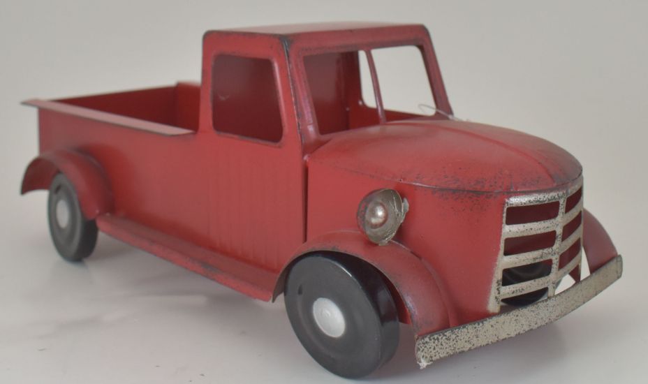 RED PICKUP - METAL