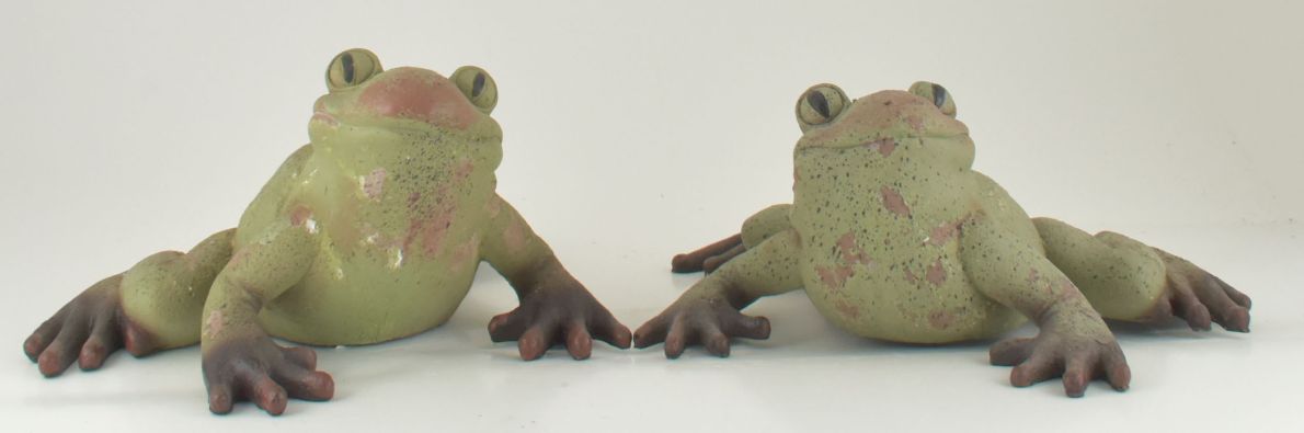 Large Resin Rustic Frog 2 Asst