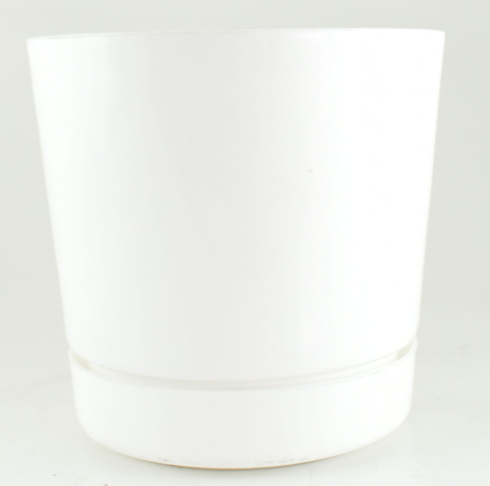 White Plastic Planter with Tray