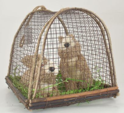 Lg Sisal Bunnies In Cage