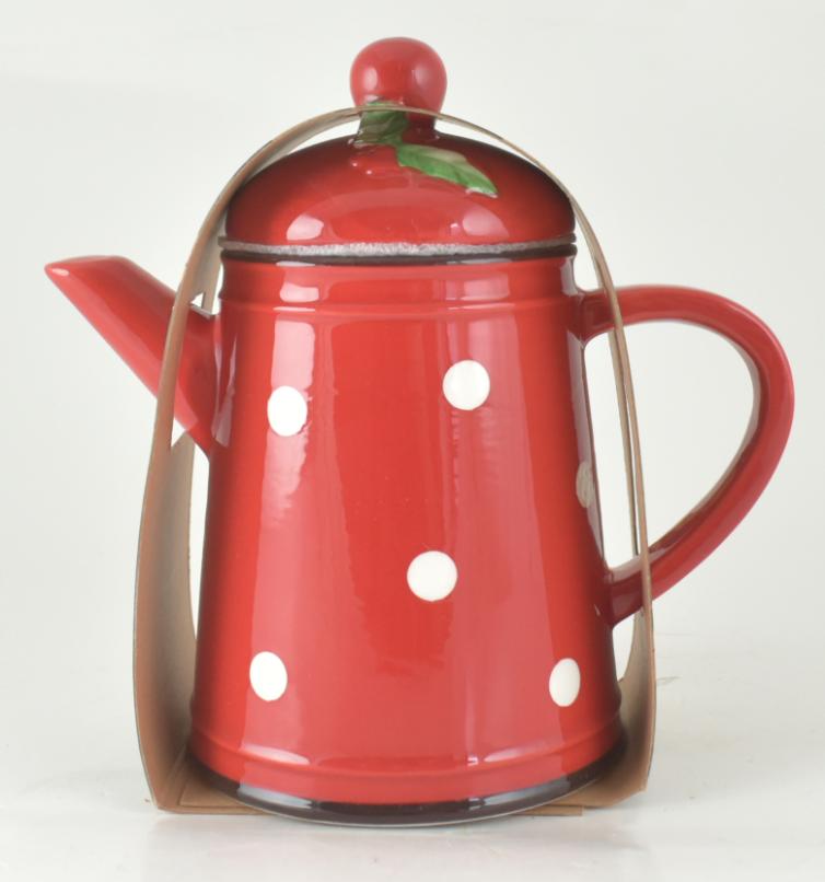 18 oz Teapot Red with white dots with Lid