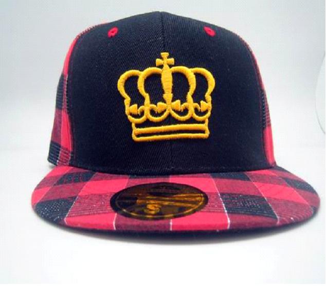 [CLOSE OUT] FITTED CAP - Checkered w/ crown