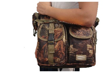 ''E-Z TOTE'' Expandable Hunting Shoulder BAG