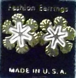 Christmas Snowflake Pierced EARRINGS